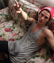 A b it of a bulge 58fcbf4f32d29.jpg