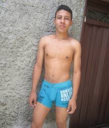 A bit of a bulge 595668bb68057.jpg