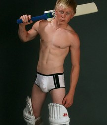 A bit of a Bulge 59a84d064a92d.jpg