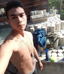 Boy Bulges 5aae9396e3317.jpg