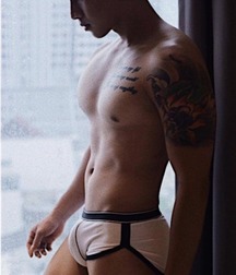 Boy Bulges 5aae939cef871.jpg