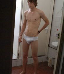A Bit of a Bulge 5ac8db65a7eef.jpg