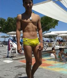 Get 'Em Off 5adb5880d46dc.jpg