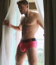 Bulging contents 5be851ac39417.jpg
