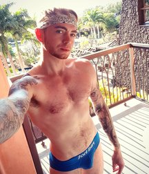 Undergear 5cd9866313c4f.jpg