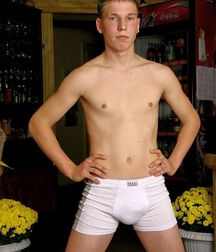 Undergear 5cd9866d5f2a6.jpg