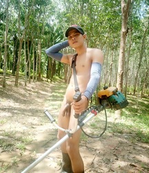 Aha!  Asians! 5db5b90a6c464.jpg