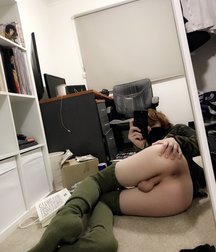 Arseholes! 5de161427e721.jpg