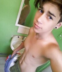 Boys Porn Under Things or Things Under 5eb80d5e130d7.jpg