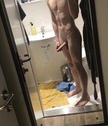 Shaved 2179 Slick Gay Porn Boys Cocks 5eca8210e5b74.jpg