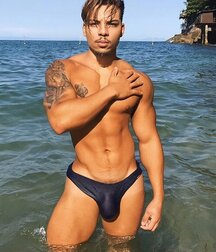 Contained Underwear and Bulges Boys Porn 5f5e1fee53a31.jpg