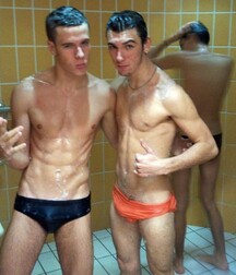 Undercover Boys bulges Gay Tube 5f9ae7fecd5b1.jpg