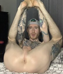 I Need A Hand Here  61ae28f81b923.jpg