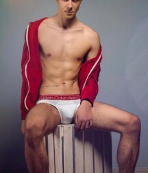 Hiding It  6203f4bb57f8e.jpg