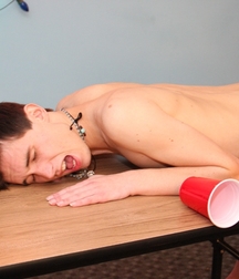 2 Young Hotties Get It On At A Party   582ba80fad0a3.jpg