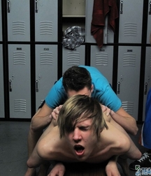 Locker Room Threesome 582bacd5d6f00.jpg