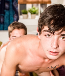 Troy & Grayson 58348d991d386.jpg