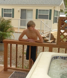 2 Horny Boys In A Hot Tub 5844c22f03347.jpg