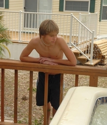 2 Horny Boys In A Hot Tub 5844c232235f6.jpg