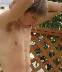 2 Horny Boys In A Hot Tub 5844c30c5140b.jpg