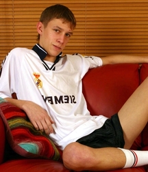 Horny Soccer Boy 5845d90a83e8e.jpg