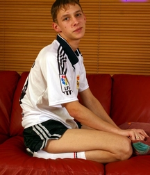 Horny Soccer Boy 5845d93f0c706.jpg