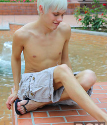 Hot Twink Boys 587fc7df19fab.jpg