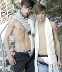Noah & Alessandro 58a9f5b639911.jpg