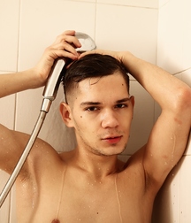 Winston Takes A Shower