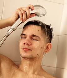 Winston Takes A Shower 58fa976330bf3.jpg