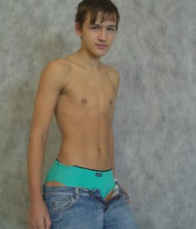XXX Boy 595bbecd03209.jpg