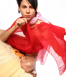 Dark Haired Beauty Ellis 59779dab9b514.jpg