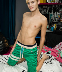 Adam And Some Hot Boys 59f117f5eb891.jpg