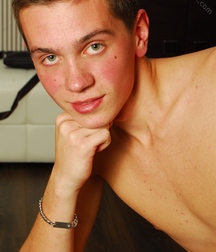 Twink Boy 5a10950717748.jpg