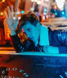Alex Lange 5c0deb6e21dc0.jpg
