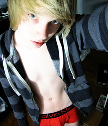 sexy young men 1 5ccc06dd069a1.jpg