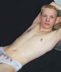 undies 56bc81dfdbd02.jpg