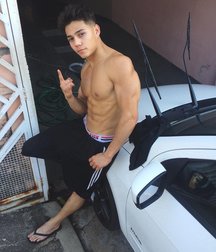 Lads 23  59aab9159fb40.jpg