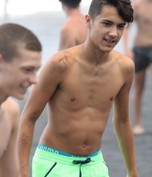 Lads 33 59c68a02eea39.jpg