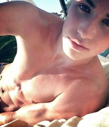 Lads 61 5a3d7347b8255.jpg