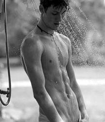 Lads 105 5cbe2d49eb43d.jpg