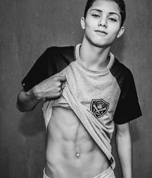 Lads 105 5cbe2e0f18664.jpg