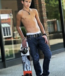 Pretty Boys 2 5c8f72cb03907.jpg