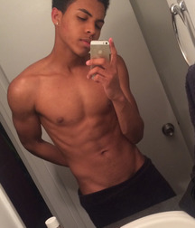 pretty boys 56e440e578b88.jpg