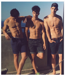 pretty boys 56e441024a249.jpg