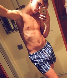 pretty boys 57a5f7c951dd9.jpg