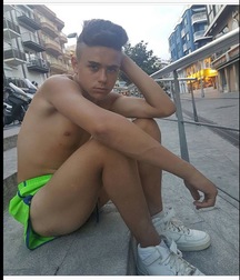 boys 57e7e7d62c794.jpg