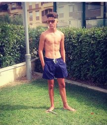 pretty boys 57fa646e0ea37.jpg