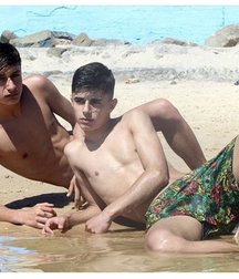 pretty boys 57fa647d7e6a2.jpg