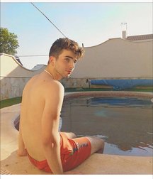 pretty boys 57fa647e46dfc.jpg